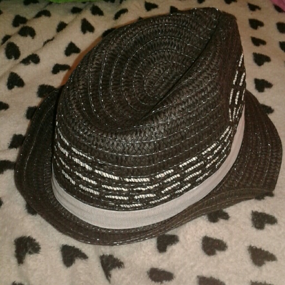 Fedora - Picture 2 of 3